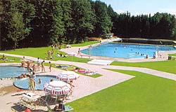 Schwimmbad - Familienferien im Bayerwald
